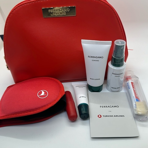 SOLD - NWOT Ferragamo for Turkish Airlines red travel set - Picture 1 of 1